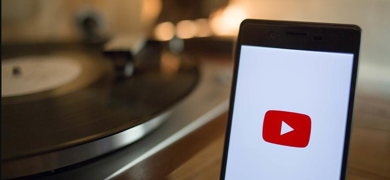 Gyerekpornós részlet miatt törölték a Pesti Srácok YouTube-csatornáját