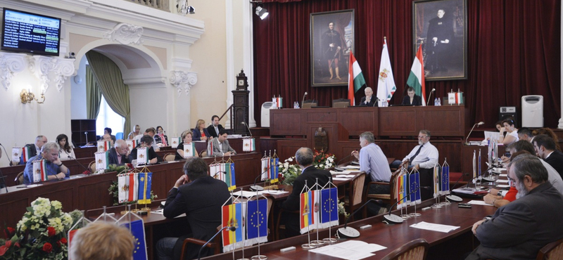 Magával rántja a polgármestereket a Fővárosi Közgyűlés, ha feloszlatnák