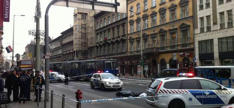 A rendőrséget perli a hotelből kiugrott férfi családja