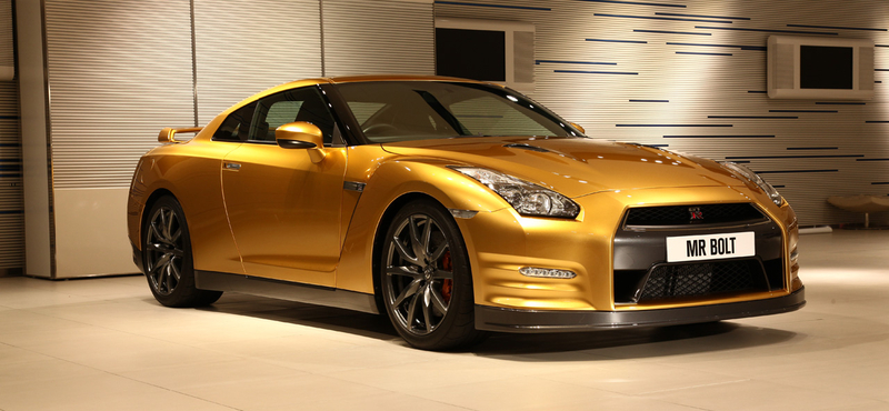 187 ezer dollárt ért Bolt aranyozott Nissan GT-R-je