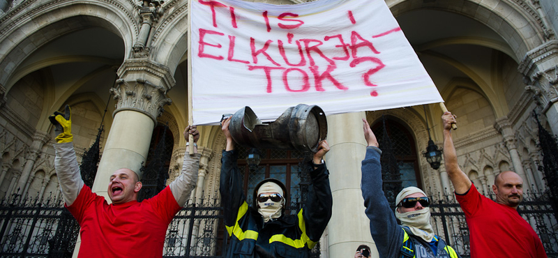 Szijjártó: Több szerénységet a szocialistáktól!