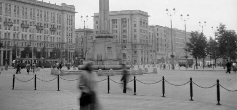 Mementó 1956: négy tömeggyilkos betoppan Varsóba