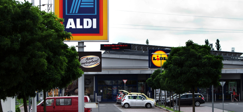 Nagy erőkkel támadja le az Aldi a vásárlókat vasárnap