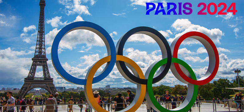 Zavarták az olimpiai előkészületeket, elszállították a bevándorlókat a párizsi városháza elől