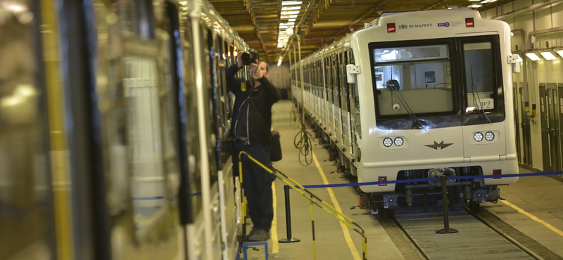 Visszangedte a forgalomba a BKV az orosz metrókocsit