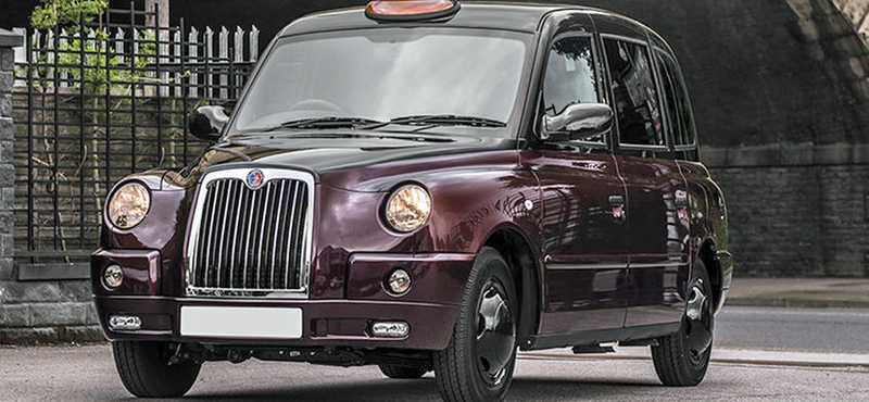 Rolls-Royce lett ez a londoni taxi, de az ára is olyan