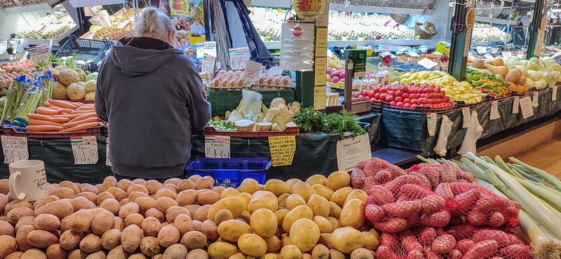 Majdnem duplaannyiba kerül Magyarországon egy paprikás krumpli, mint Horvátországban