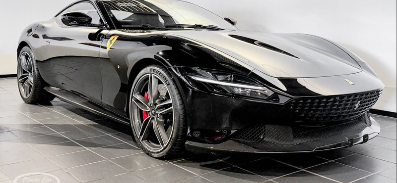 Csodás fekete Ferrarit ad el Charles Leclerc