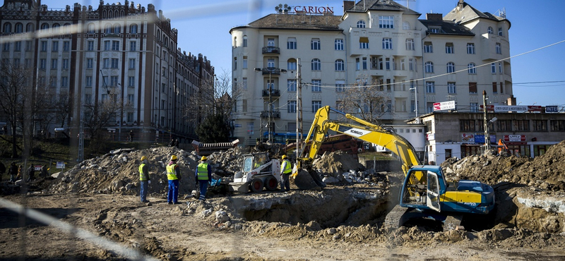 Nem áll meg a metró a Széll Kálmán téren péntektől