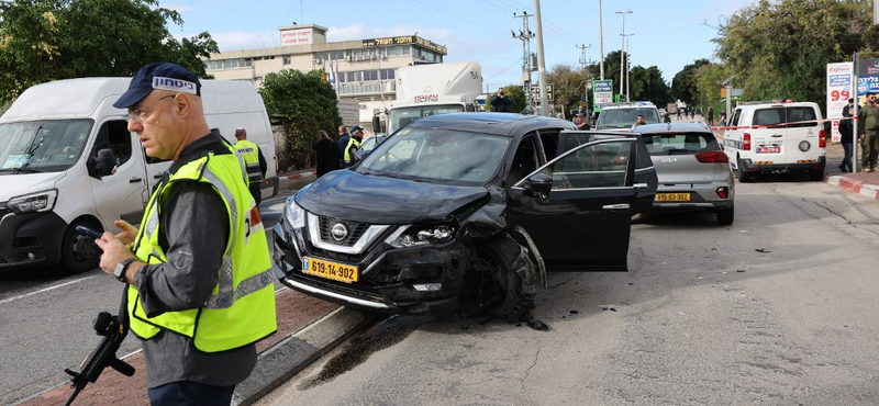 Többen megsérültek egy Tel-Avivhoz közeli városban történt autós terrortámadásban