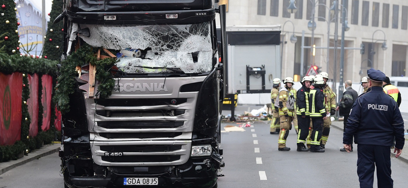 Százezer eurós díjat tűztek ki a berlini merénylőre - fotók