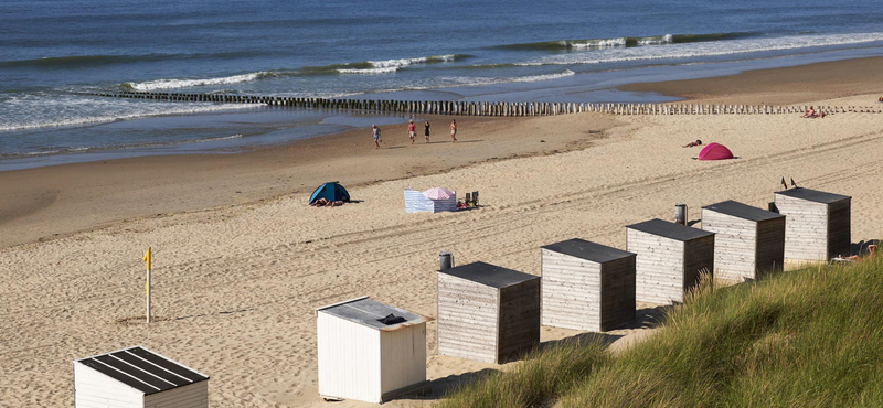 „Tilos a szex” táblákat helyeztek ki egy holland strandon
