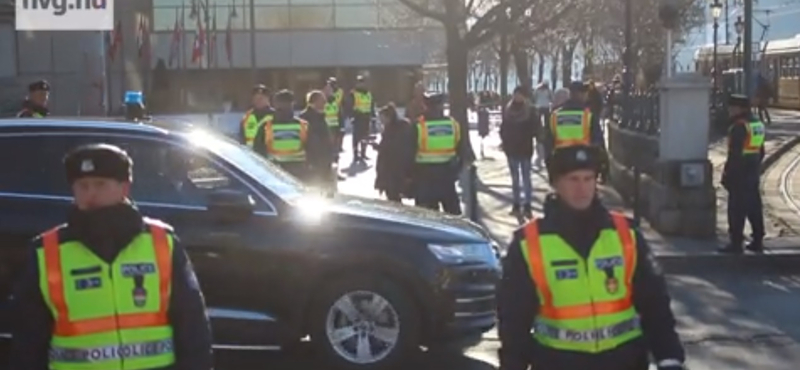 Megint vonul a kínai delegáció, ezeket a járatokat nem lehet használni