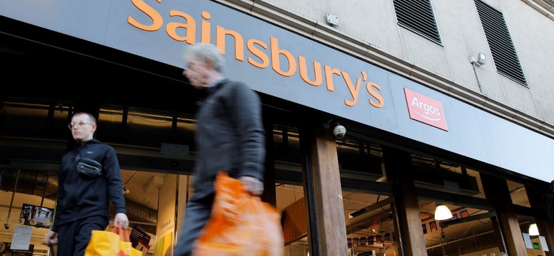 „Ezt biztos egy férfi írta” – felháborodás lett a Sainsbury's plakátjából