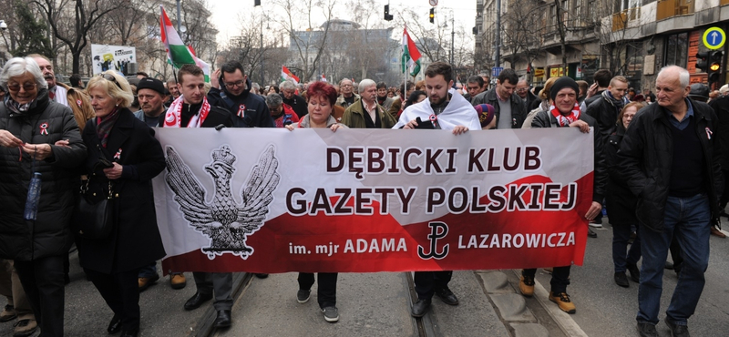 Orbán fegyverét vetné be Lengyelországban a Kukiz' 15