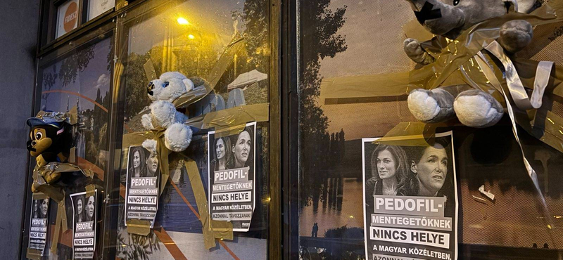 A DK pedofilellenes törvényjavaslattal, az MSZP leragasztott szájú plüssállatokkal üti tovább Novák kegyelmi botrányát