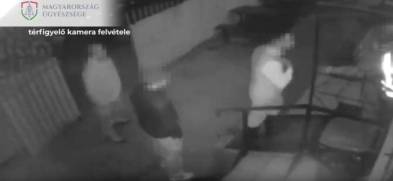 Kocsmai verekedéshez riasztott rendőrökre támadt az apa-fia páros, vádat emeltek ellenük