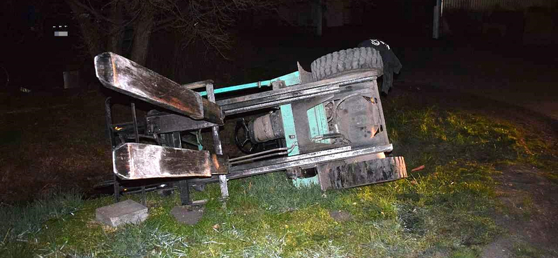 Két targoncával elakadt, egyet felborított, ami kigyulladt, egy terepjárót pedig összetört egy férfi Szarvason