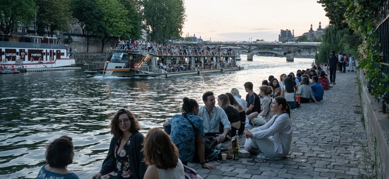 Száz év után ismét lehet úszni a Szajnában