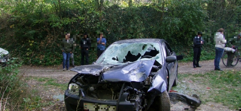 Este leparkolt az autójával a sofőr Petőhenyén, másnap reggel ez a kép fogadta