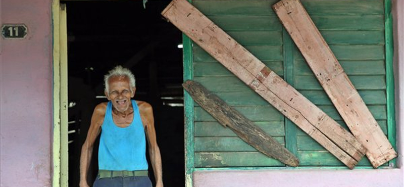 Több várost letarolt az Irma hurrikán Kubában, 5-6 méteres hullámok is voltak