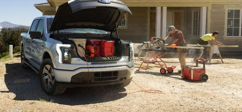 Elon Musk is gratulált hozzá, hogy mennyire betalált az elektromos Ford F-150 Lightning