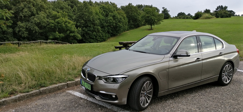 BMW 330e-teszt: hibrid élménygenerátor