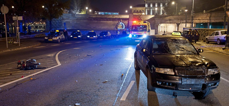 Súlyosan megsérült egy motoros a pesti alsó rakparton