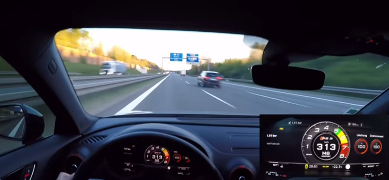 Simán megy az Autobahnon 300 felett a legkisebb RS Audi, amit megpiszkáltak – videó