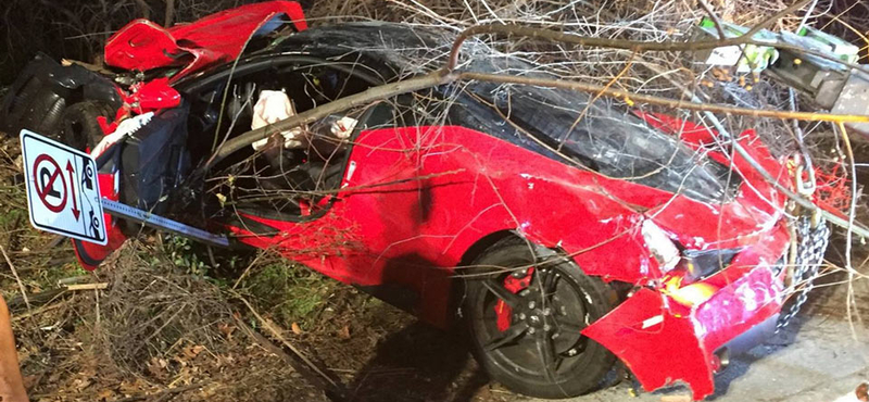 Fotók: rommá törte a részeg sofőr a Ferrari 458 Specialét