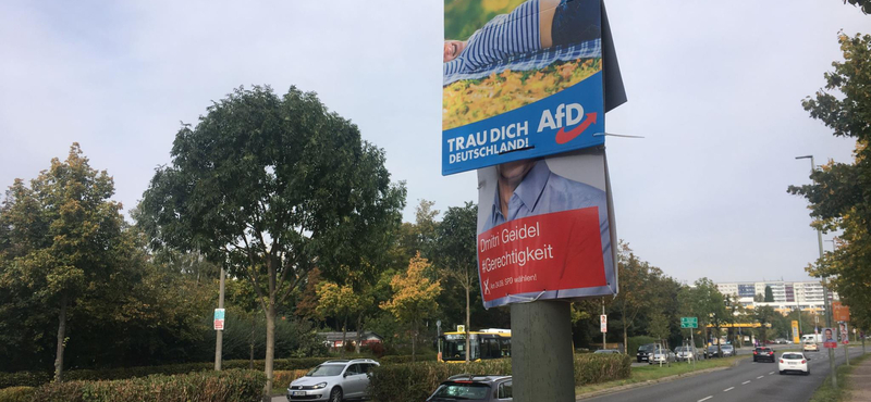 Teherbe! Megvan az ízléstelenség plakátversenyének győztese