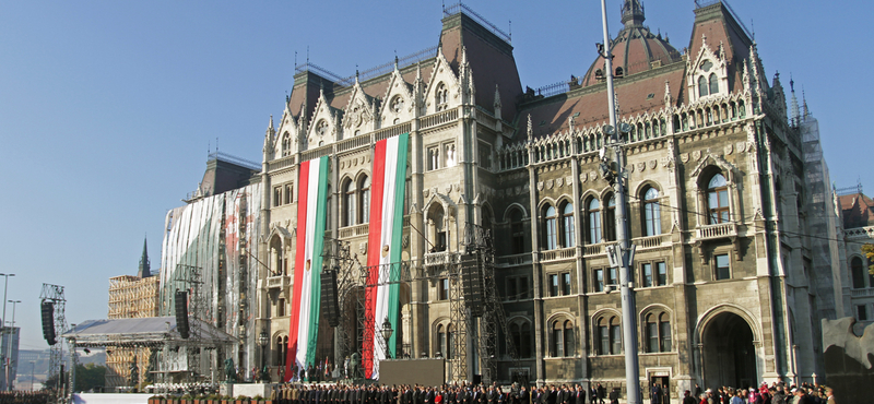 Orbán az idegenekkel harcol, Bajnai Orbán ellen - Percről percre