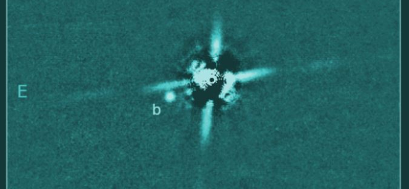 Fotó készült egy 400 fényévre lévő bolygóról, a csillagászok szerint rendkívül fiatal
