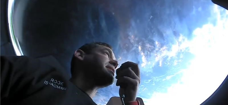 Megérkeztek az első fotók a SpaceX űrturistáitól