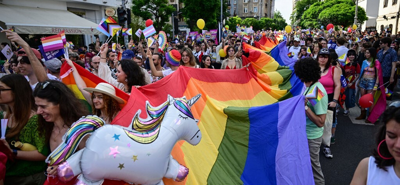 Budapesten a Kincsem parkba száműznék, Bukarestben 30 ezren az utcán ünnepelték a Pride-ot