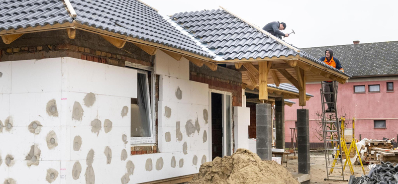 Bejelentették az új otthonfelújítási programot, 6 millió forintot lehet egy házra igénybe venni