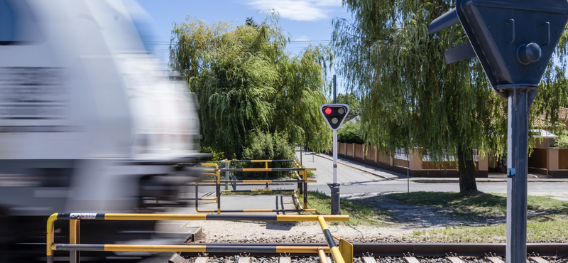 Gázolt a vonat Nyíregyháza külsőn, pótlóbuszt állítottak be