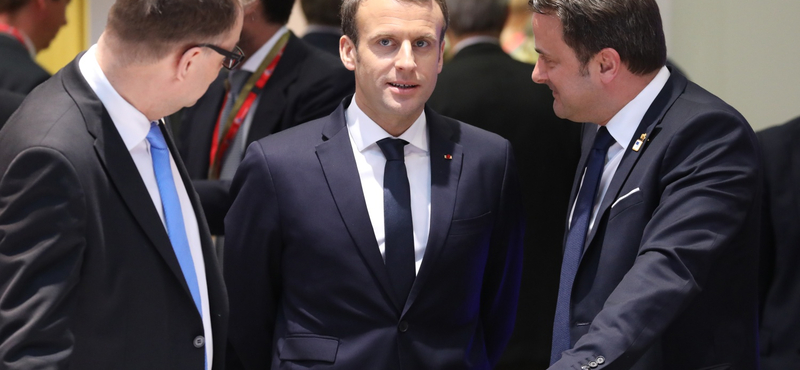 Macron Magyarországon szórakozik, amiért az ő konzultációja nekünk nem kell