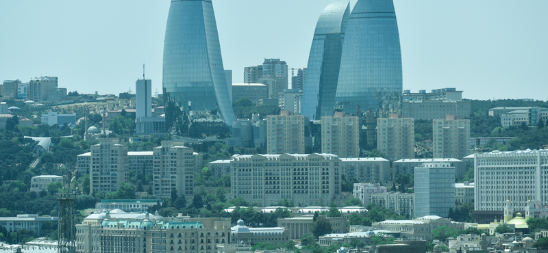 Az azeri elnöki hivatalban és két minisztériumban is megjelent a koronavírus