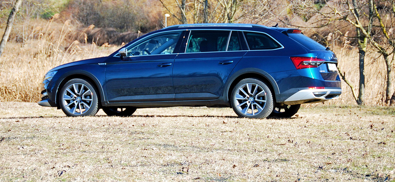 Ez lehetne a családi és céges autók királya – teszten a Skoda Superb Scout