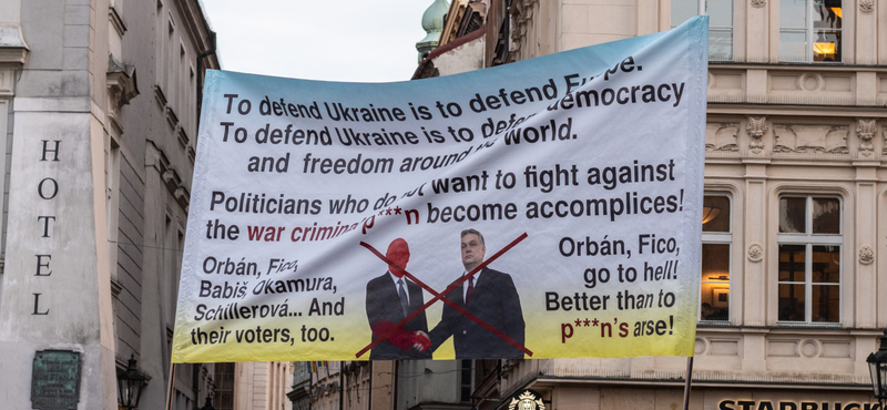 Orbán plakátra került Prágában az Ukrajna melletti szimpátia tüntetésen