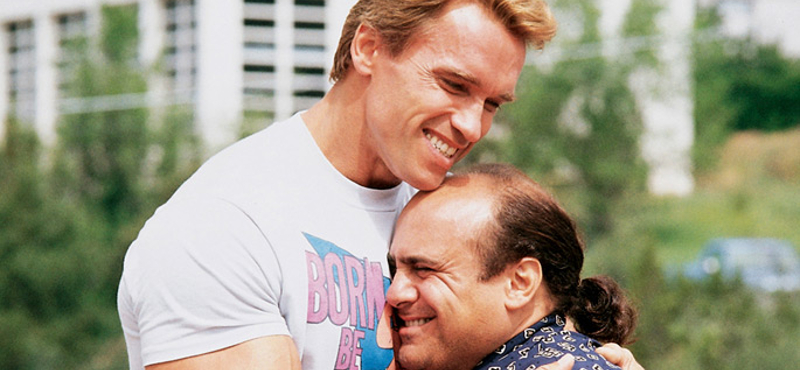 Arnold Schwarzenegger és Danny DeVito újra együtt az Ikrek folytatásában?