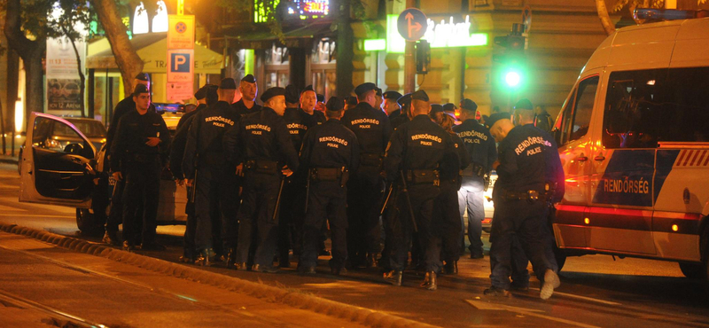 Megerősítette a rendőrség, hogy rendőrök sérültek meg a robbanásban