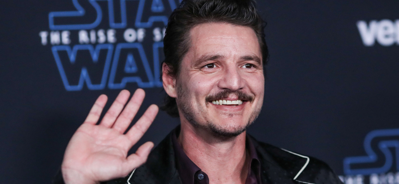 Telibe köpték Pedro Pascal kocsiját, miután bevágott valaki elé