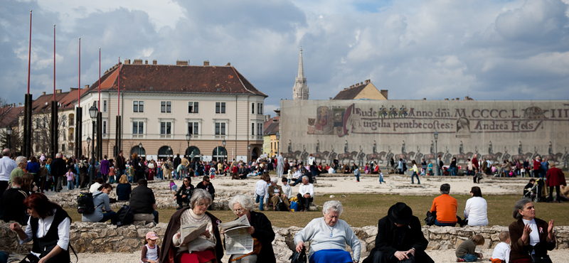 A Várbazáron át csalogatnák a turistákat a Budai Várba