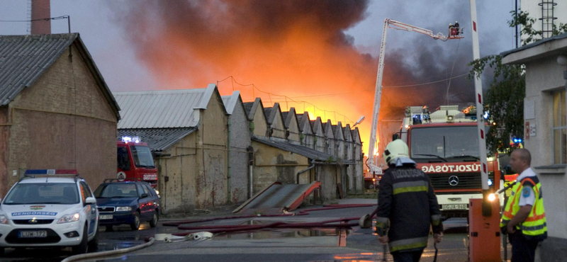 Ég a győri gyapjúgyár