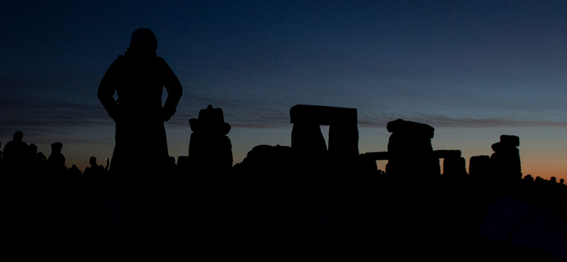 Így ünnepelték Stonehenge ősi köveinél a nyári napfordulót