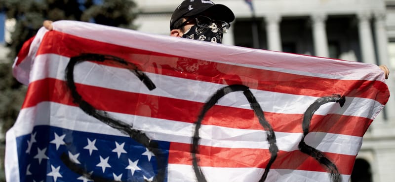 Katonai parádéval és tüntetéssel ünnepelte Amerika a hadserege 250. és Donald Trump 79. születésnapját