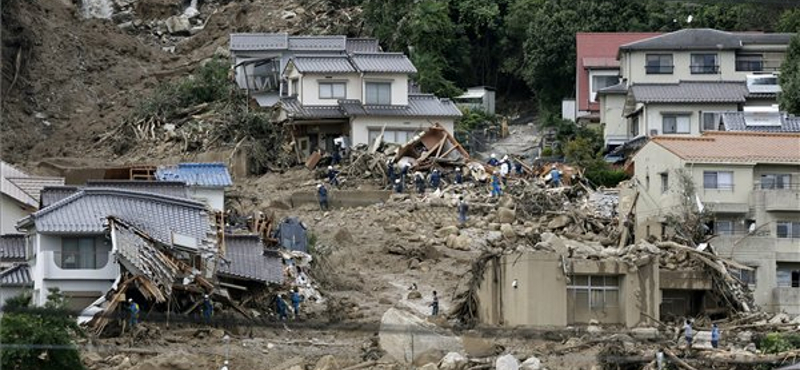 Már 36 halottat találtak a hirosimai sártengerben - fotók