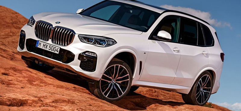 Az sem lehet véletlen, hogy ma bukkant fel az új BMW X5